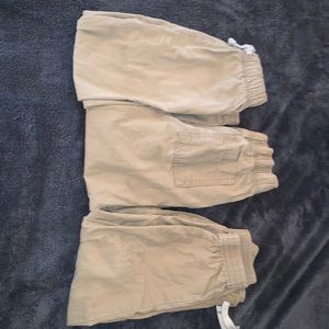 Size 5 khaki kids pants.